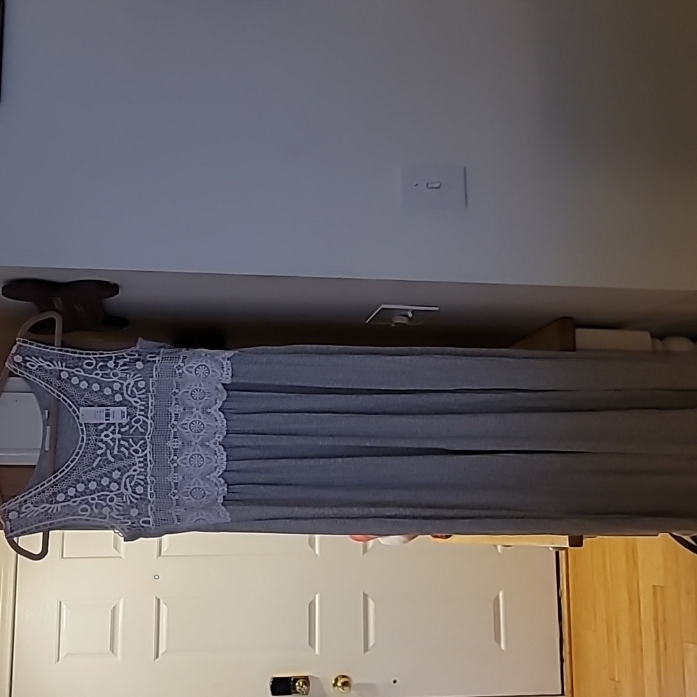 NY&C sleeveless Maxi dress. NWT. Size M. Gray with white lace top.
